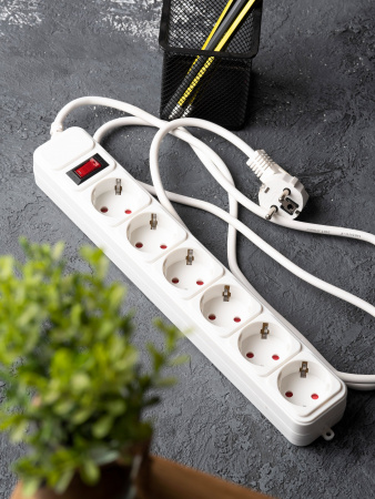 EKF PROxima Сетевой фильтр 6*5м 16А/3,2кВт с выкл. c/з ПВС 3х1,0 Блокбастер XL