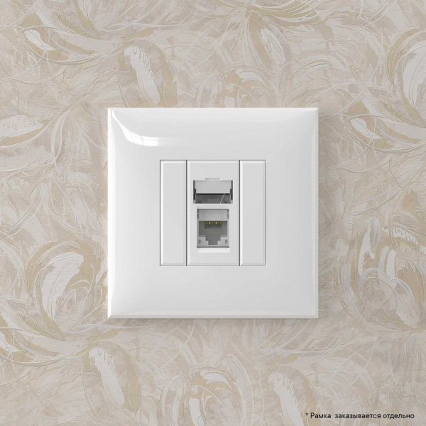 DKC Avanti Белое облако Компьютерная розетка RJ-45 один  категория  6А