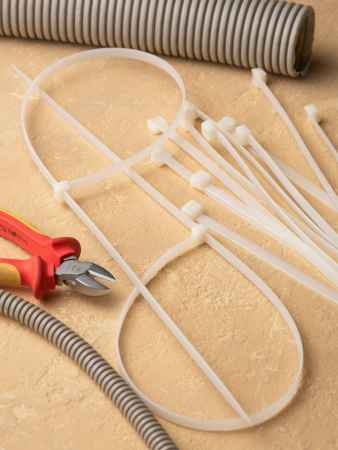 EKF Basic Хомут нейлоновый (8,2х650) (100шт.)