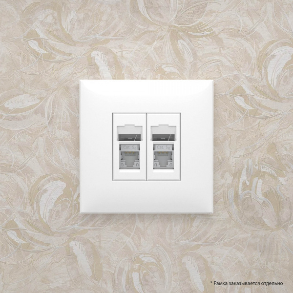 DKC Avanti Белое облако Розетка RJ-45 5e двойная экранированная