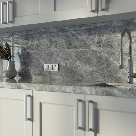 Розетка влагозащ. с зазем. с защит. крышкой и шторками (Hammaer серебряный) W1271206