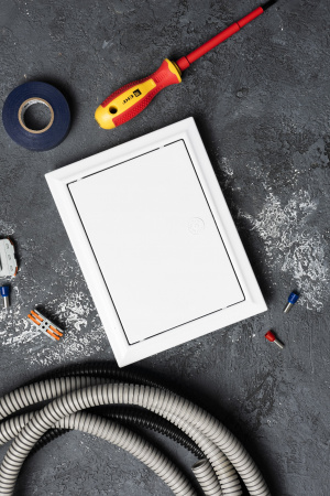 EKF Basic Люк ревизионный пластик с нажим. замком 150х200 (ШхВ внутр.)