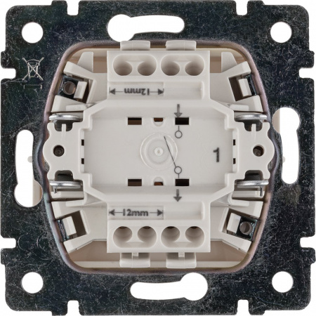 Legrand Valena Крем Выключатель 1-клавишный