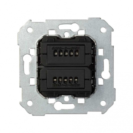 Simon 82 Detail Коннектор 2 x USB 2.0 типа A, мама