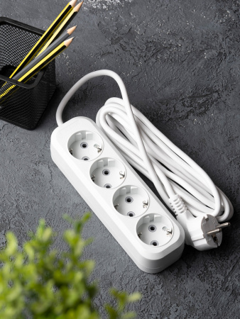 EKF PROxima Удлинитель "Эксперт" 4 гнезда 5 метра 16А/3,5кВт с заземлением ПВС 3х1