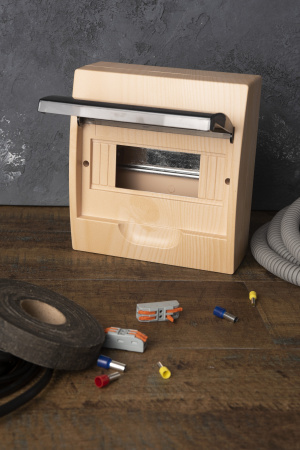 EKF PROxima Щит распределительный навесной ЩРН-П- 8 светлое дерево IP41