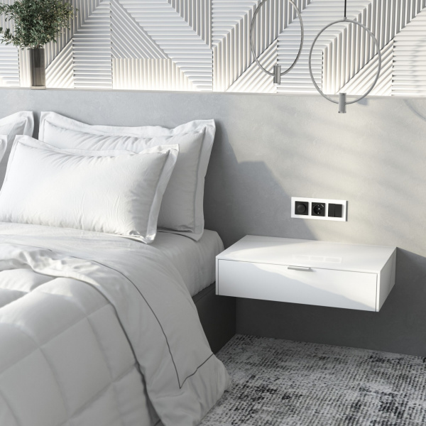 Рамка из стекла на 3 поста Favorit белый матовый W0031105