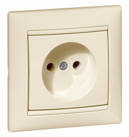 Legrand Valena Крем Розетка 1-ая б/з
