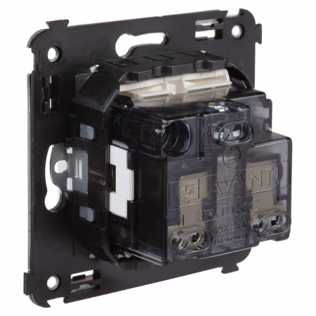 DKC Avanti Белое облако Розетка 2P+E со шторками