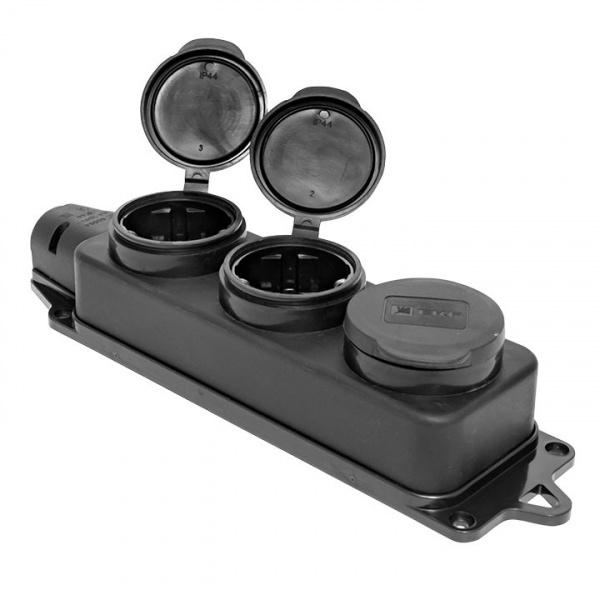 EKF Basic Розетка (колодка) трехместная с защит. крышками каучуковая 230В 2P+PE 16A IP44