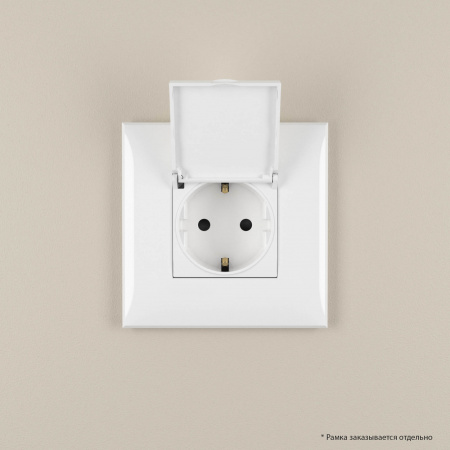 DKC Avanti Белое облако Розетка с крышкой 2P+E