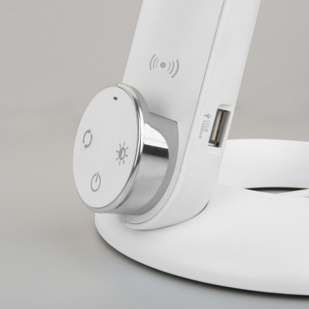 Светодиодная настольная лампа 80428/1 белый Eurosvet Action