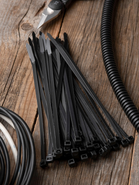 EKF Basic Хомут нейлоновый черный (4,8х200) (100шт.)