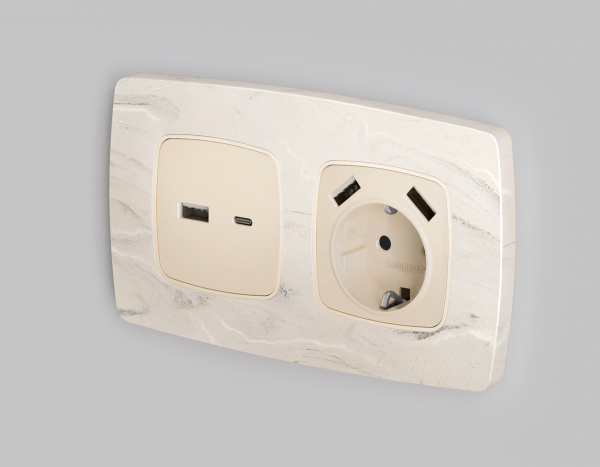 Лицевая панель OMEGA (Бежевый глянец) для электрической розетки с заземлением со шторками 2USB A+A QUANT OP3090