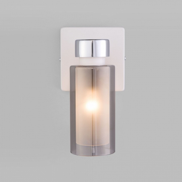 Настенный светильник 70115/1 белый Eurosvet Amado